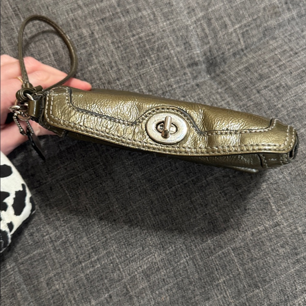 Vintage Coach Olive Metallic Leather Wristlet Clutch | Turn Lock Mini Bag - Picture 5 of 8